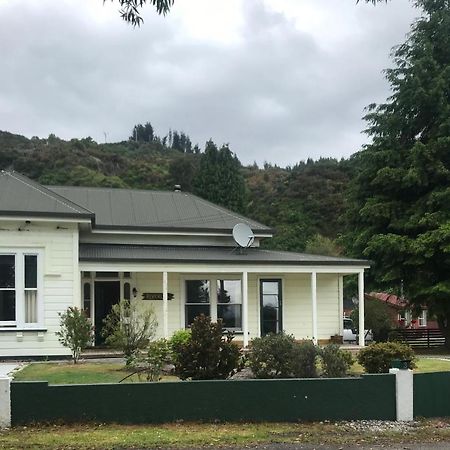 Hotel The Old Vicarage Reefton Exterior foto